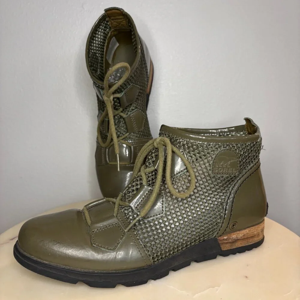 Sorel Major Lace Mesh Boot size 9 Army Green